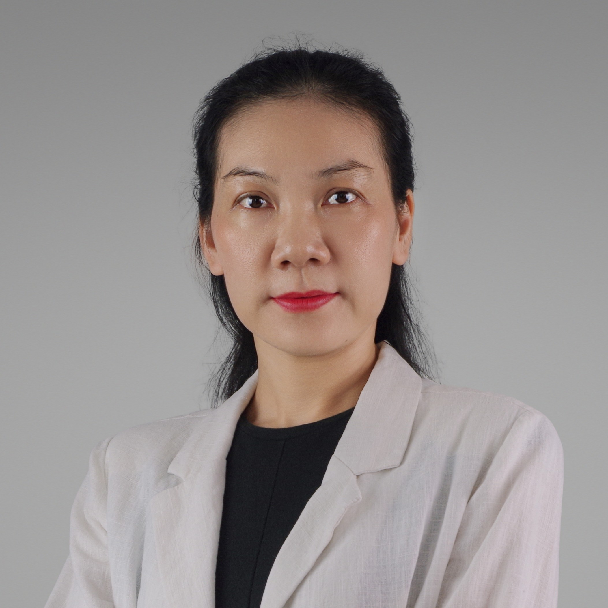 Ms Van Thi Hong Trinh